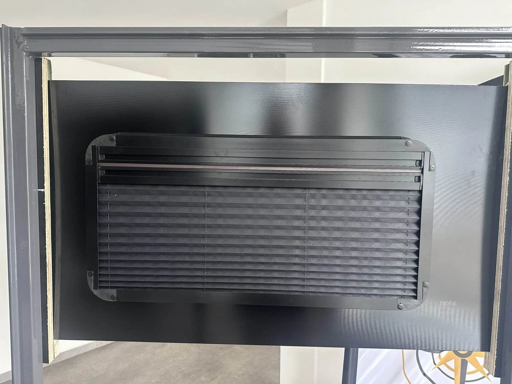 Ausstellfenster VW T6 Private Innen